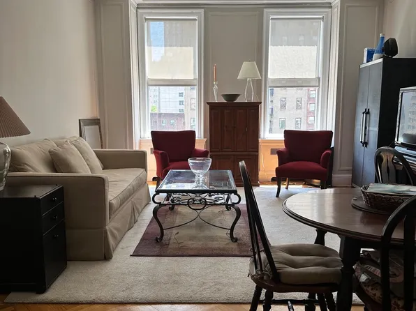 237 S 18th St APT 7E, Philadelphia, PA 19103