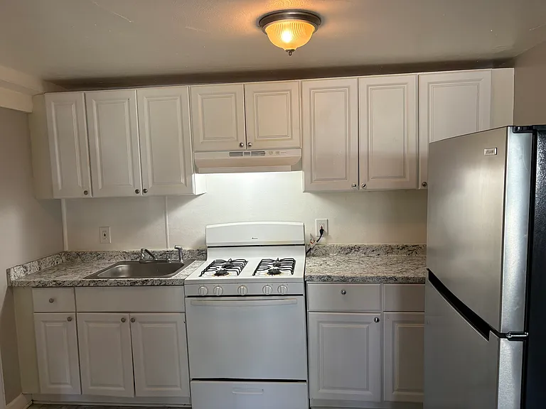 467 Allen St #101 — Photo 27