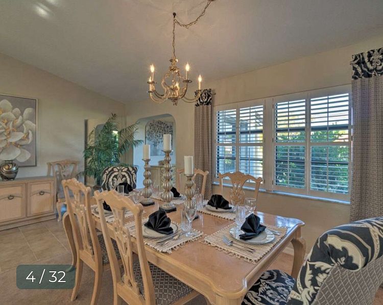 Dining room. Seats 8.