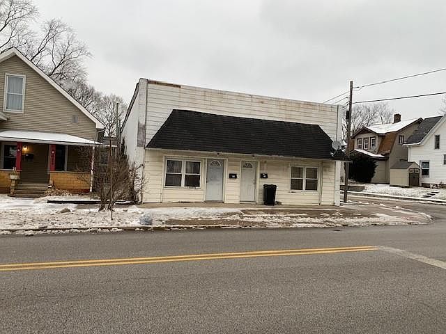2nd image of 414 E College St