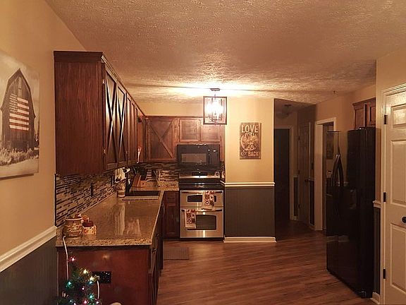 3rd image of 2025 Dunns Chapel Rd