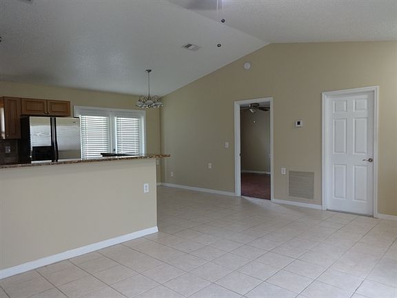 2nd image of 1712 SW Finch Ln