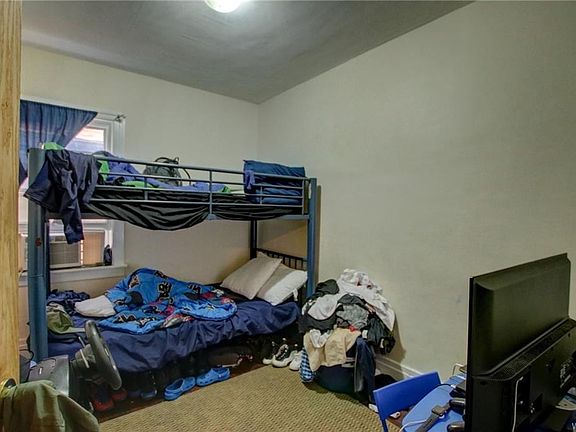 4th image of 1262 Walden Ave