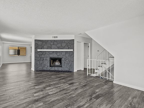 5th image of 520 E Elmwood Ave APT G