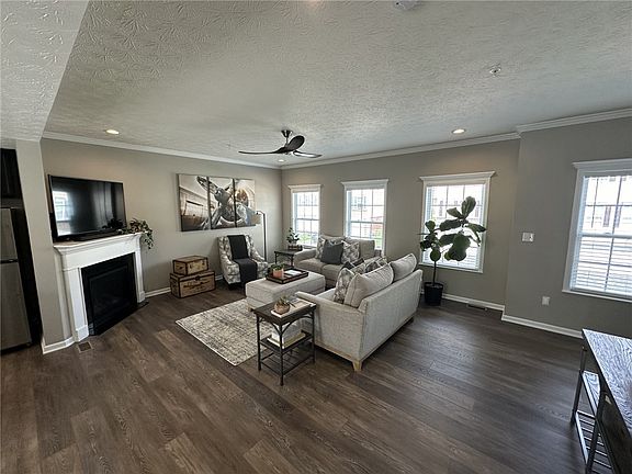 4th image of 109 Holly Hill Dr