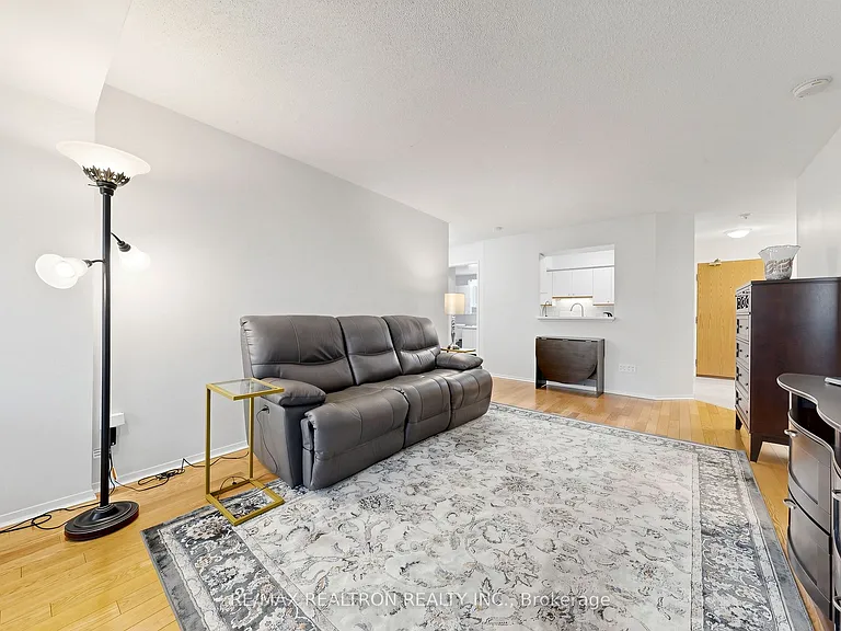 326 Major Mackenzie Dr E #307 — Photo 11