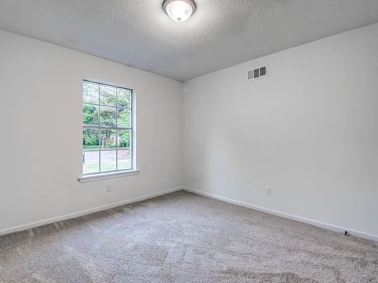 2735 Brentwood Cv — Photo 8