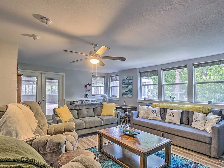 Pecan Grove Blvd — Photo 10