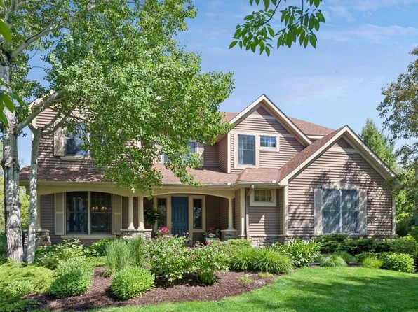 1766 Alphon Dr, Victoria, MN 55386