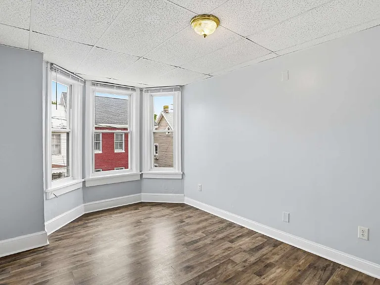 207 N Mulberry St — Photo 9