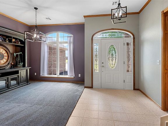 5th image of 44743 Kingsbury Ln