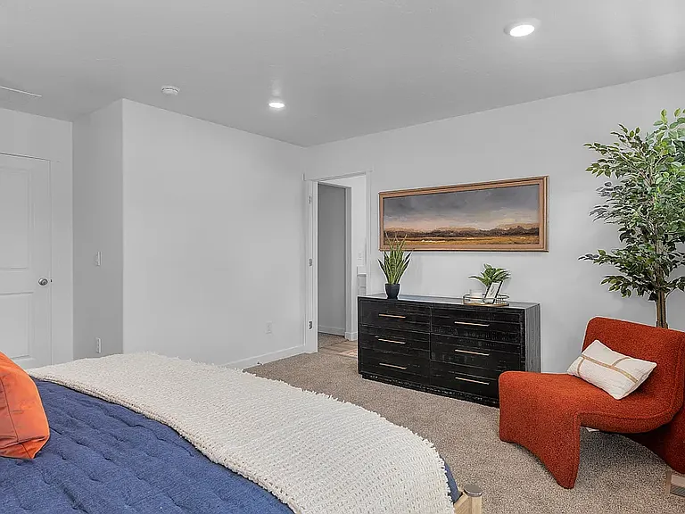 398 S 1130 W — Photo 9