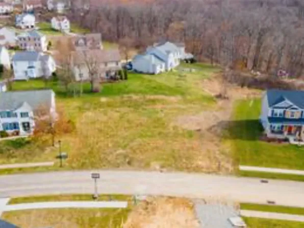 213 Lochinver Dr, Coraopolis, PA 15108