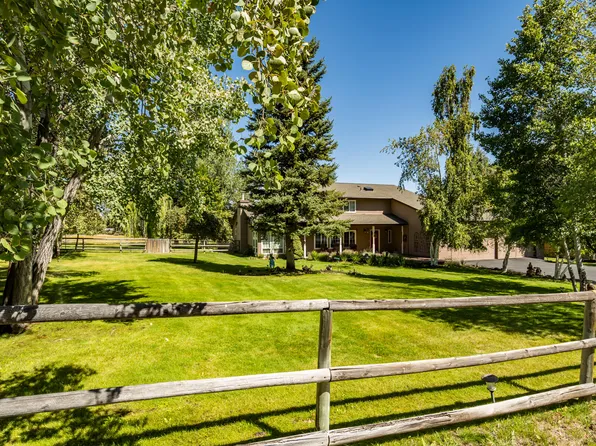 22030 Stormy Ln, Bend, OR 97701