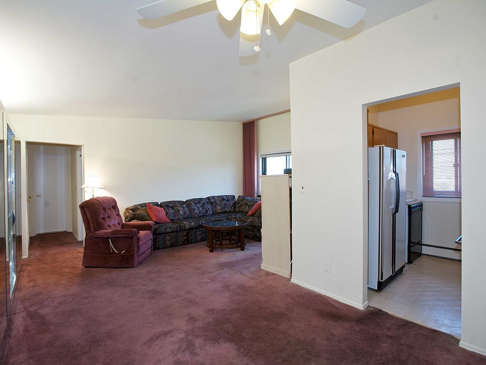 1st image of 4 Rose St APT 4-B2