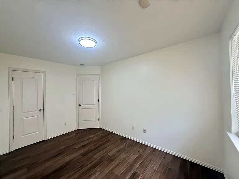 21927 Octavia Way — Photo 10