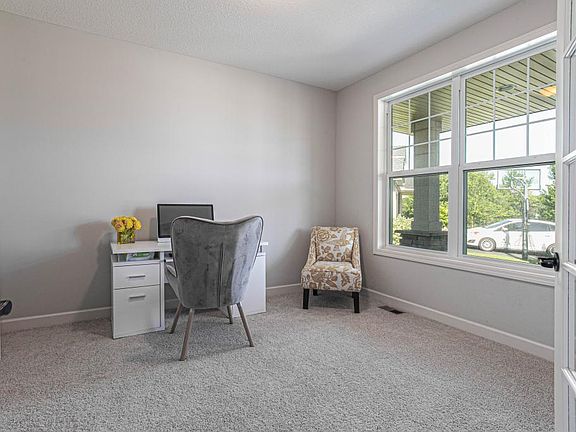 5th image of 5173 Black Oaks Ct N