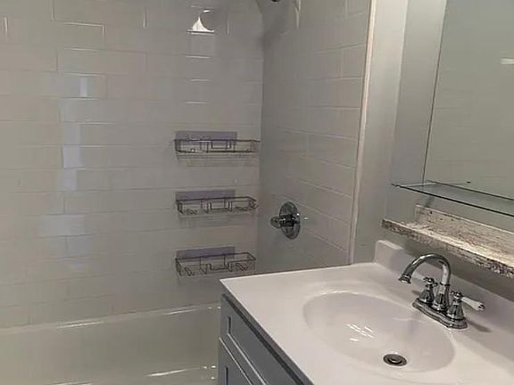 5th image of 2132 E Cumberland St #1B