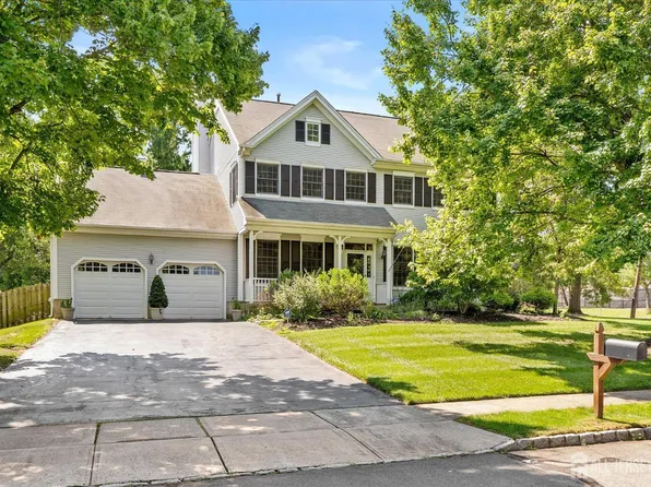 2 Foxhill Run, Monmouth Junction, NJ 08852