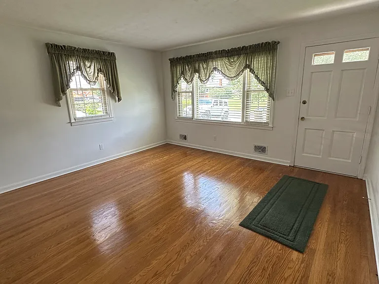 163 Carla Dr — Photo 3