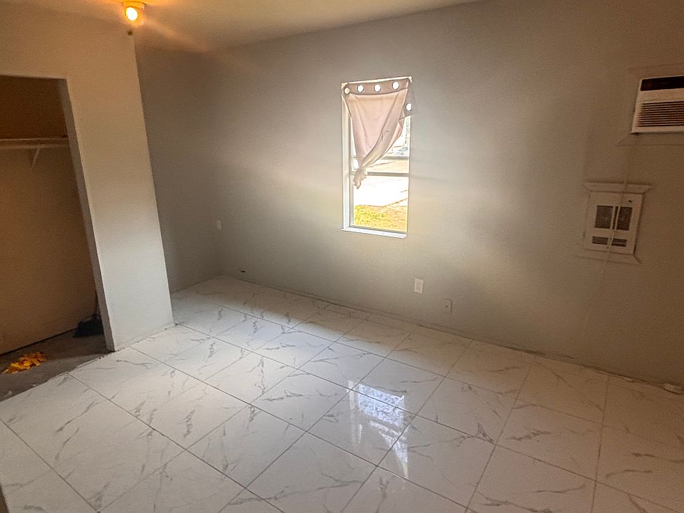 Building Photo 4