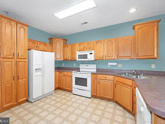 3rd image of 279 Sunbrook Ln #86