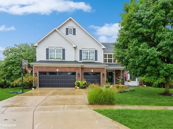 2253 Misty Creek Trl, Bolingbrook, IL 60490
