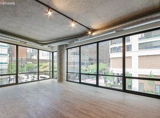 421 E Ohio St #210, Chicago, IL 60611