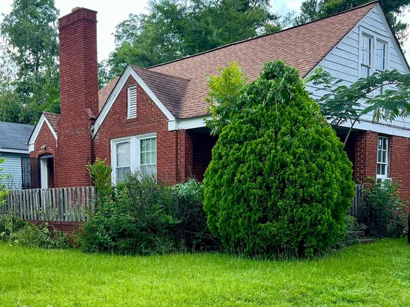 318 W Pine St, Swainsboro, GA 30401