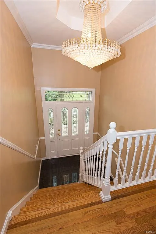 5 bed, 3.5 bath, 3002 sqft, $8,000 — Photo 3