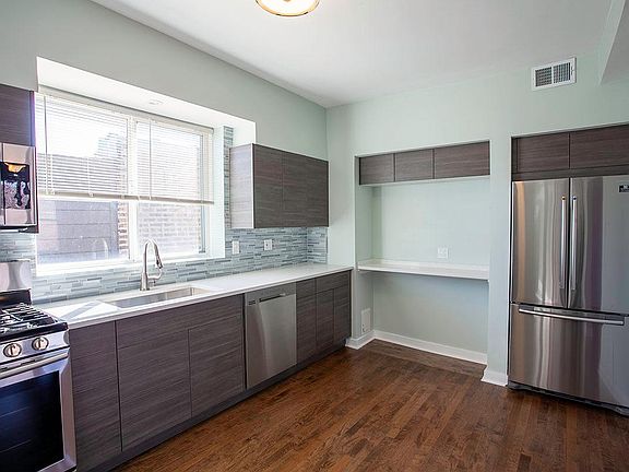 2nd image of 3859 N Spaulding Ave Unit 2