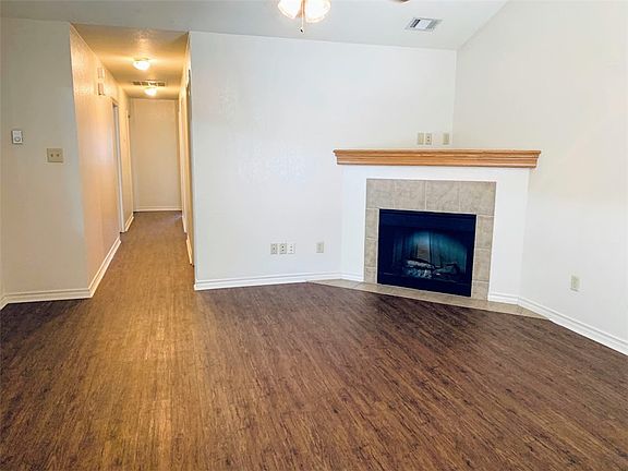 2nd image of 3731 Oldenburg Ln