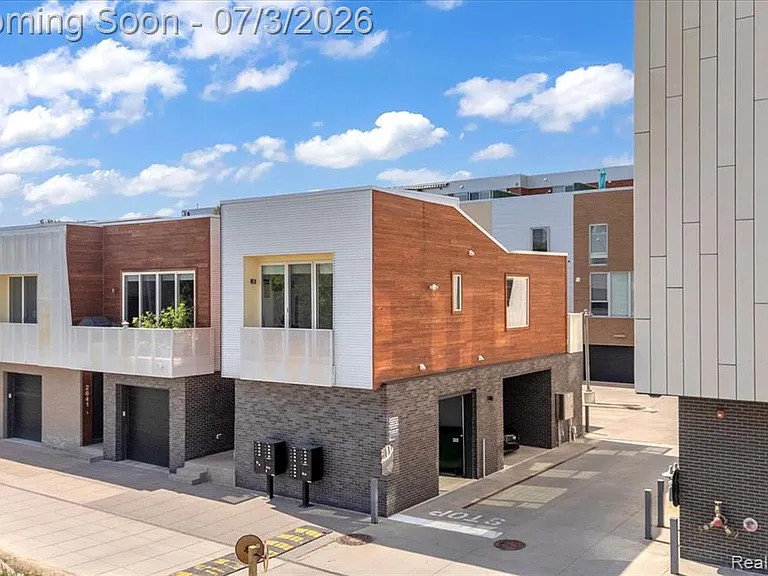 2637 Brush St — Photo 2