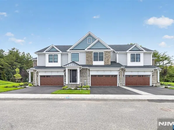 15 Muirfield Lane, River Vale, NJ 07675