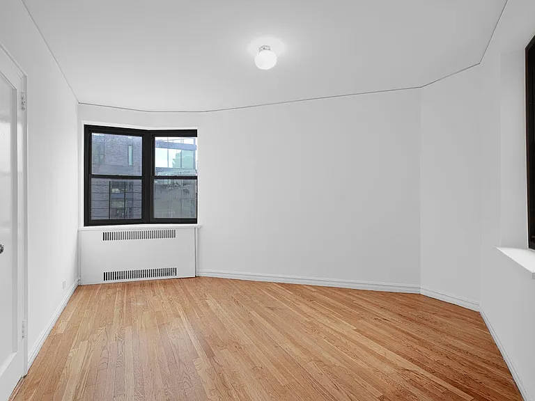 62 Leroy St #3C — Photo 7