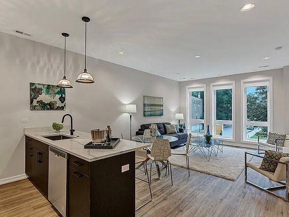 2nd image of 321 S Washtenaw Ave #2