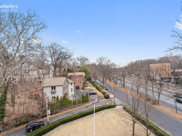4901 Henry Hudson Parkway West 6D image 3 of 14