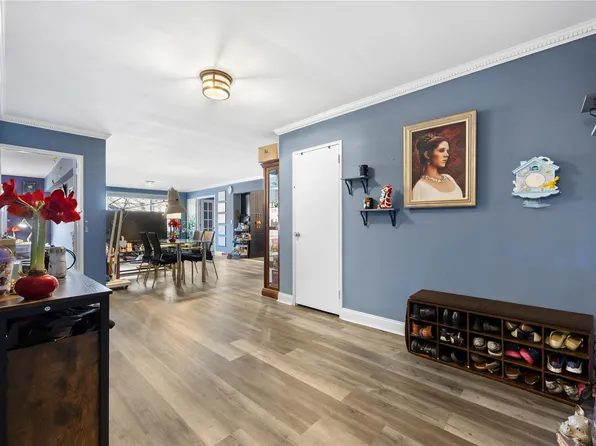 21 Chapel Place #1K, Great Neck, NY 11021