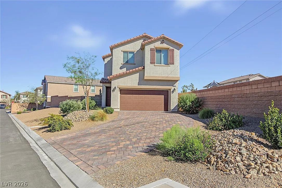 3 bed, 2.5 bath, 1897 sqft, $2,600 — Photo 1