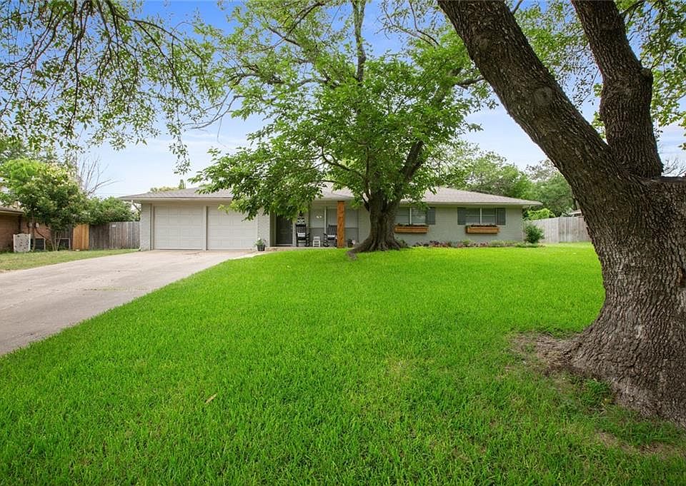 1st image of 615 Catalina Dr
