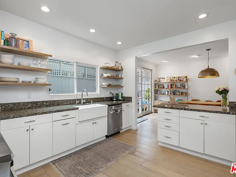 1802 California Ave — Photo 8