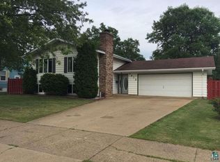 3012 4th Ave E, Hibbing, MN 55746