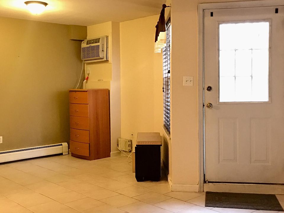2nd image of 51 Foothill Ct #2