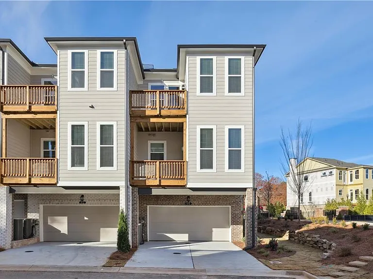410 Townly Ct — Photo 4