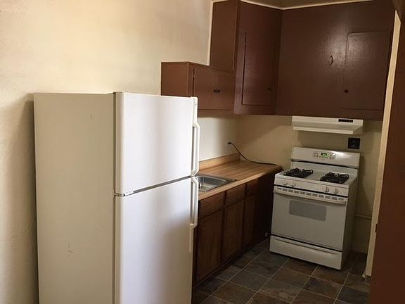 4th image of 605 N Virginia St APT 3