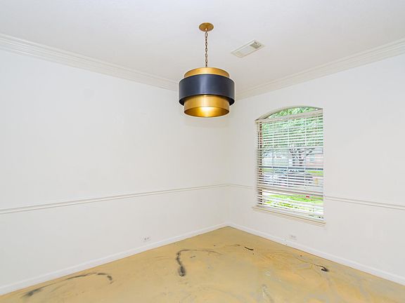 4th image of 2403 Old River Ln