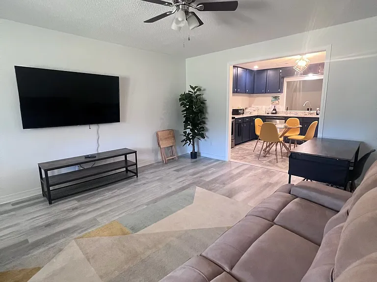 4584 Tamarind Dr #D — Photo 10