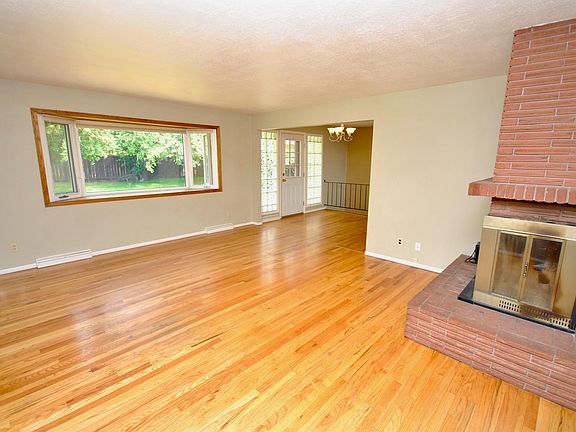 3rd image of 3314 W Rosewood Ave