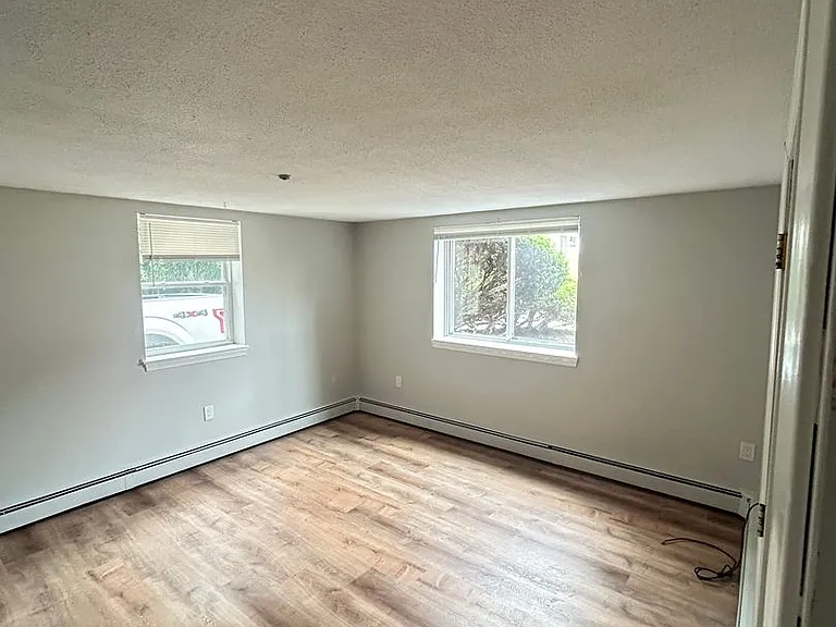 56 Curtis St — Photo 3