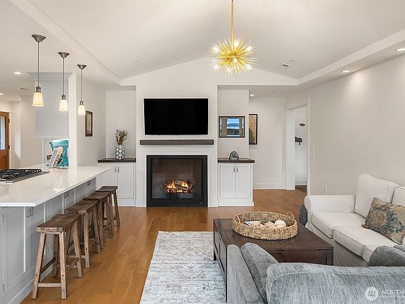 5th image of 430 8th Avenue W